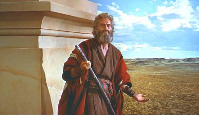 MOISES PIDIENDO AYUDA A DIOS