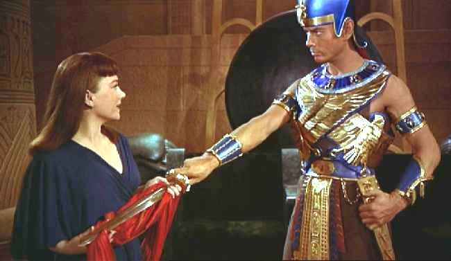 NEFERTARI ENTREGA LA ESPADA A RAMSES