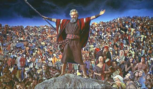 MOISES SUBIDO A LA ROCA