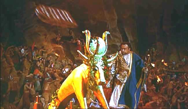 Mois&eacute;s arroja las Tablas de la Ley