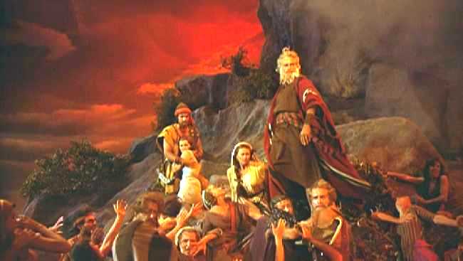 Mois&eacute;s arroja las Tablas de la Ley