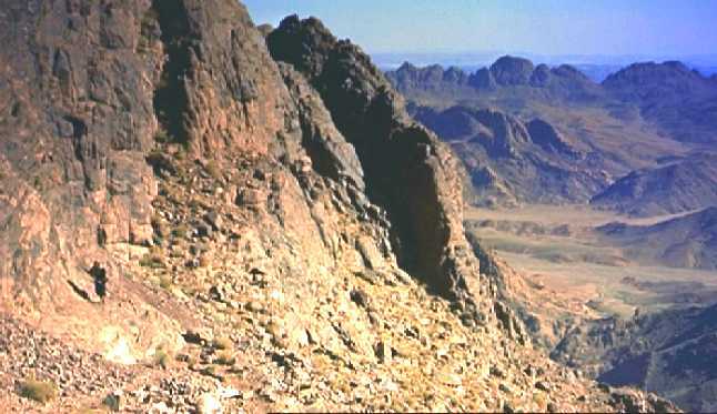 SUBIENDO AL SINAI