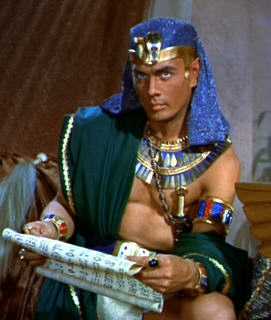 ANNE BAXTER COMO NEFERTARI